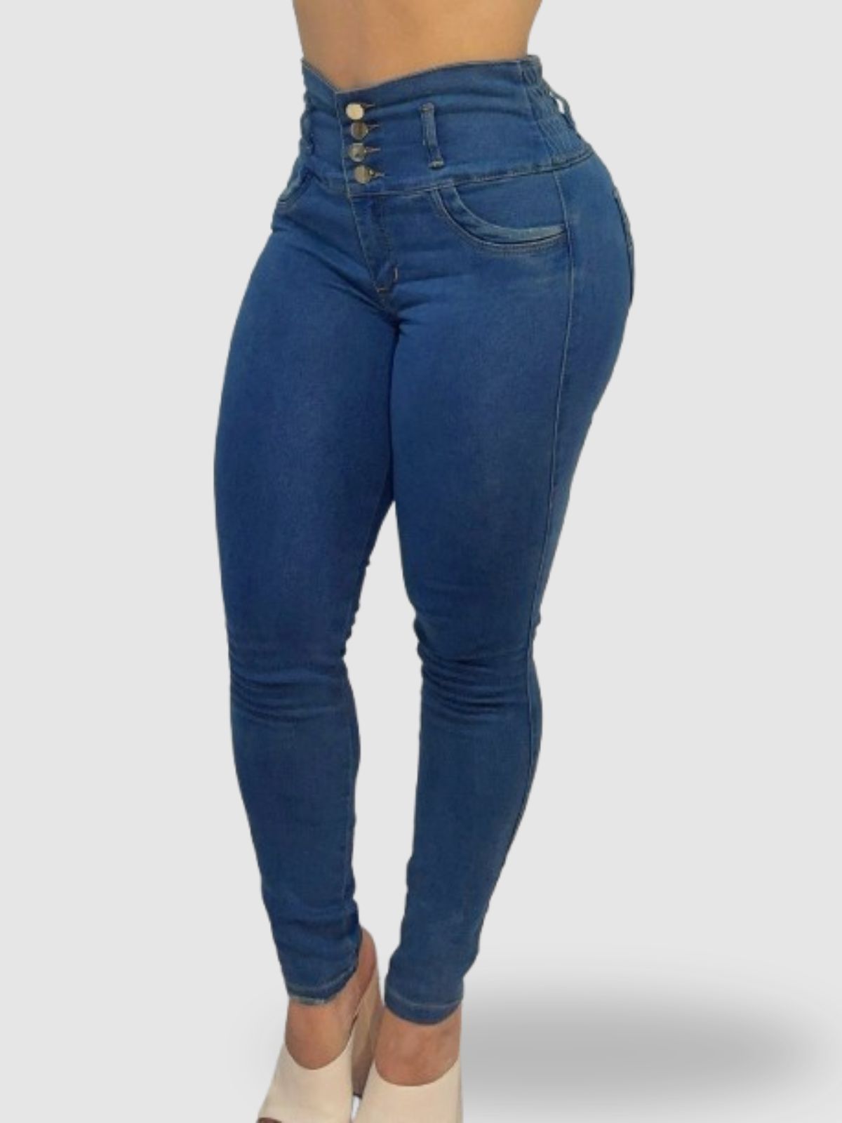 JEAN LEVANTA COLA AZUL MEDIO CLÁSICO (Bolsillo trasero)