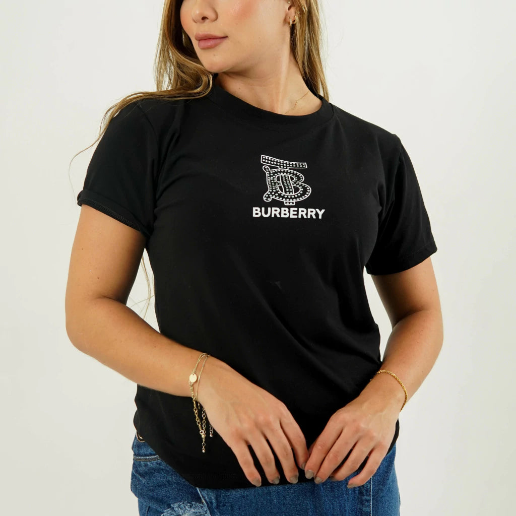 BLUSA BURBERRY – ELEGANCIA Y FRESCURA CON PEDRERIA