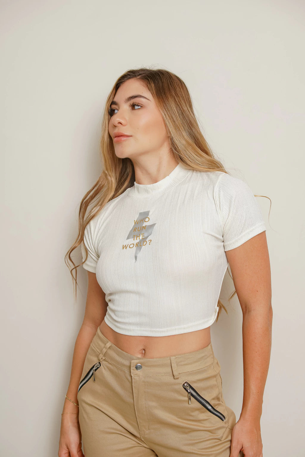 BLUSA RAYO – SOFISTICACIÓN CON ESCOTE EN LA ESPALDA