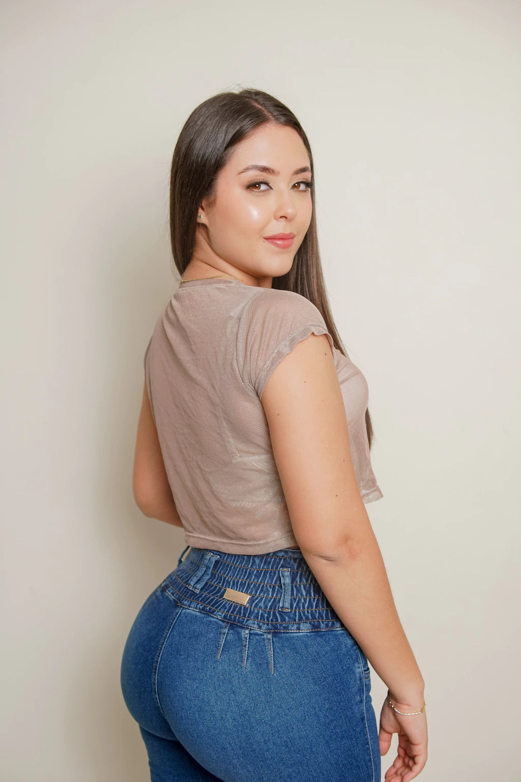 BLUSA FOCUS – ESTILO Y SENSUALIDAD EN MALLA