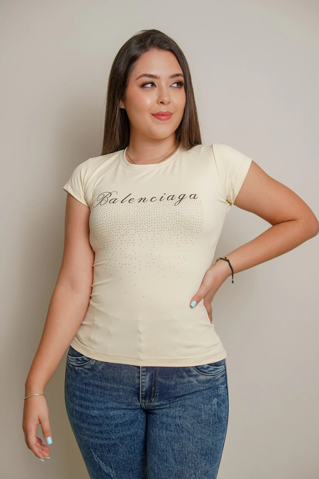 BLUSA BALENCIAGA – SOFISTICACIÓN Y ESTILO PARA CADA DÍA