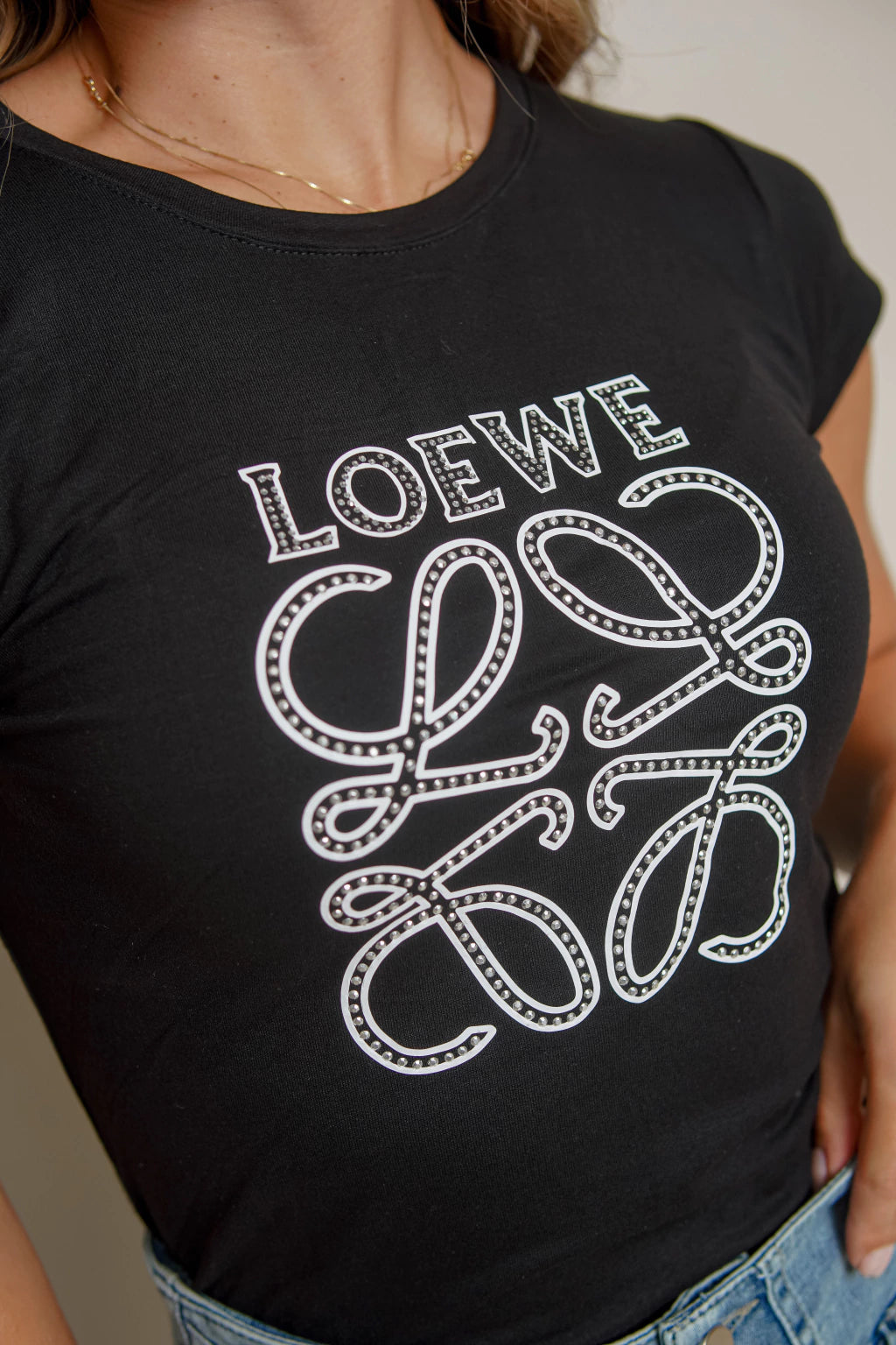 BLUSA LOEWE – ESTILO Y COMODIDAD PARA TODOS LOS DÍAS