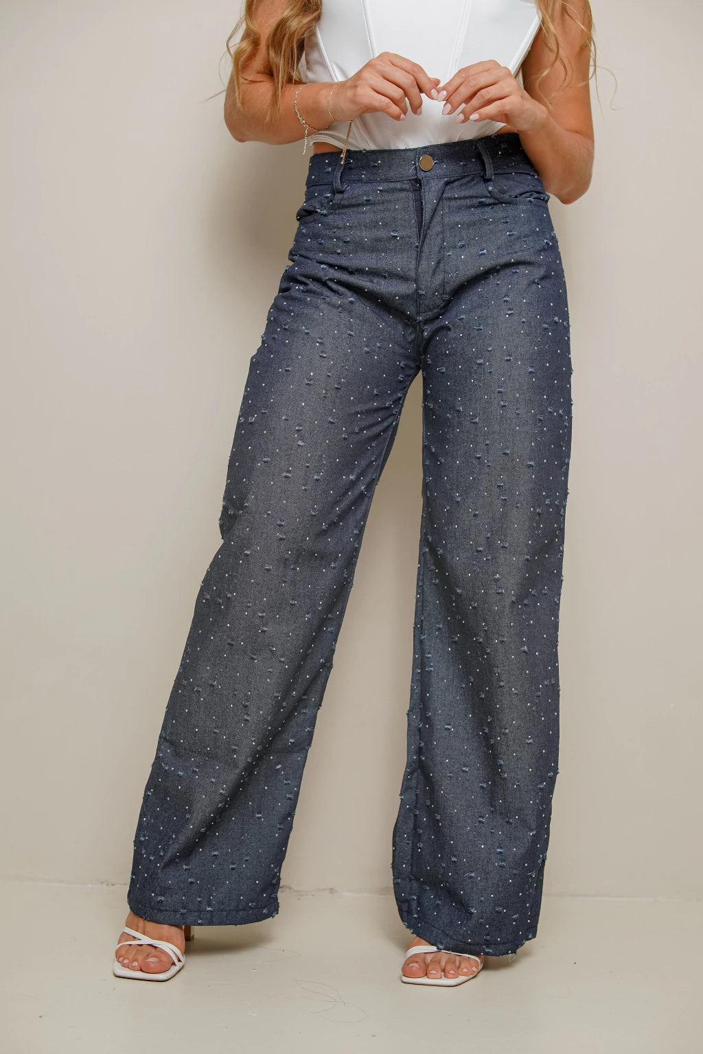 JEAN EN CHAMBRAY CON PEDRERÍA
