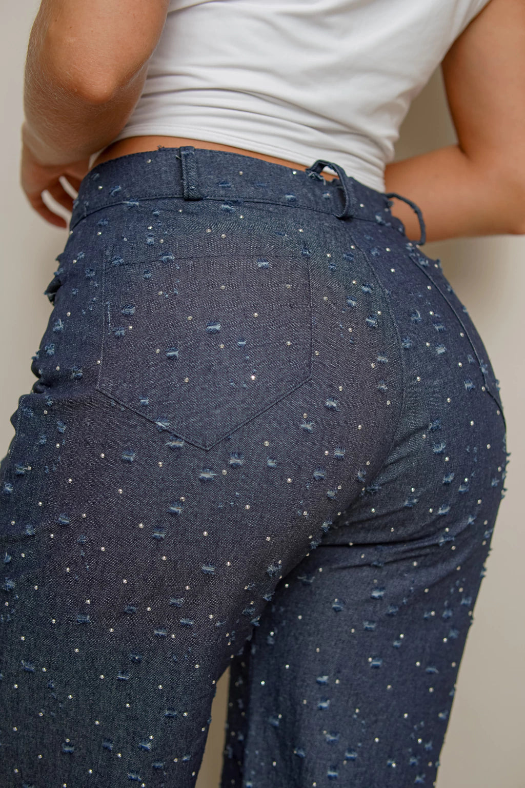 JEAN EN CHAMBRAY CON PEDRERÍA