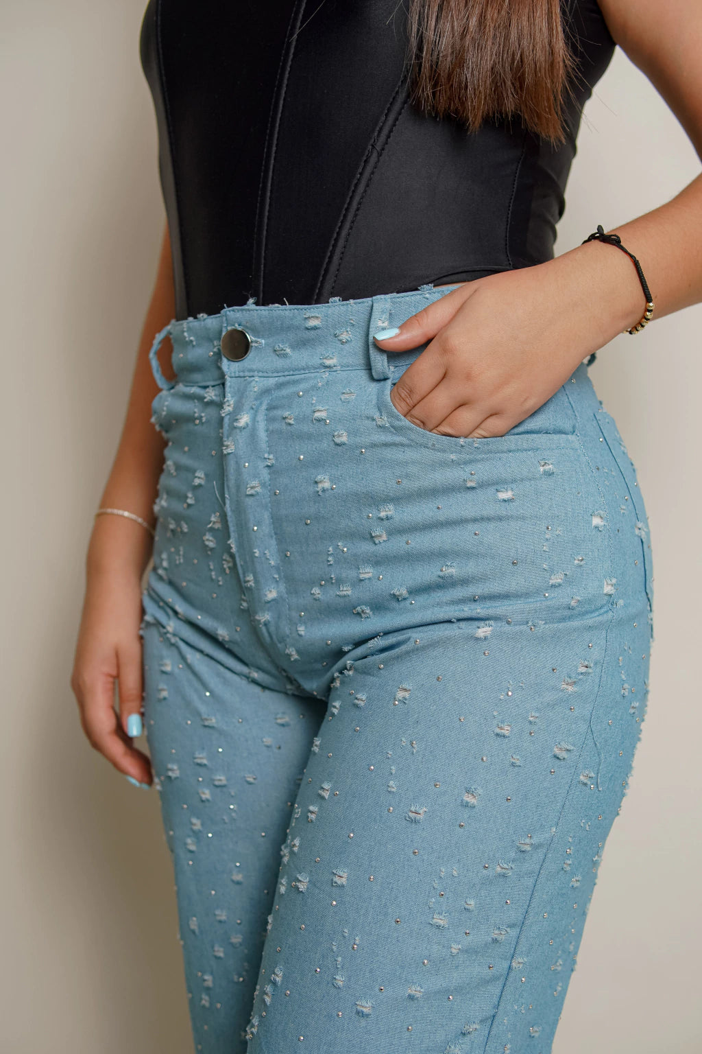 JEAN EN CHAMBRAY CON PEDRERÍA