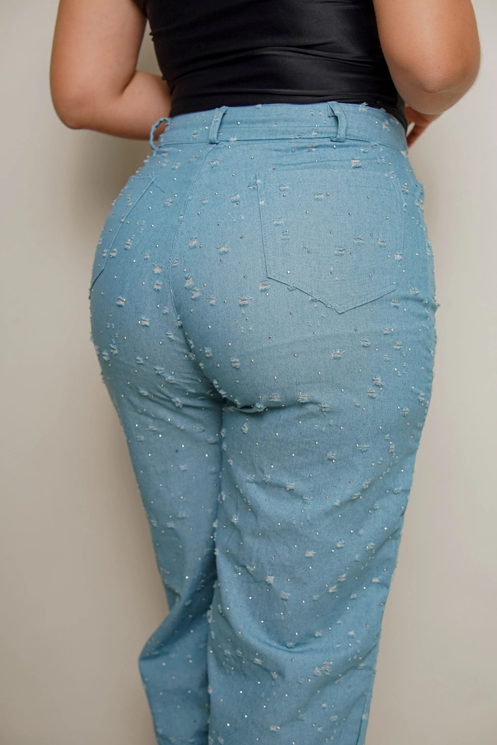 JEAN EN CHAMBRAY CON PEDRERÍA