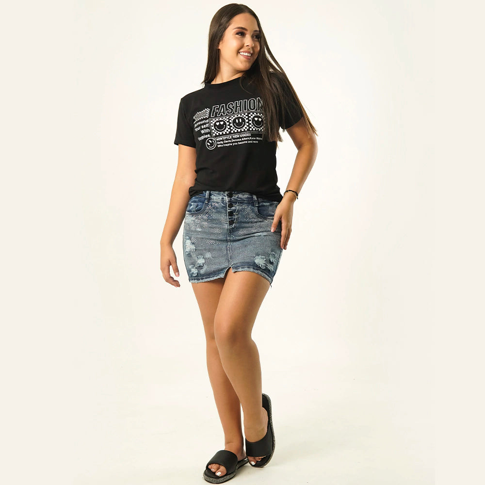 FALDA JEAN AMARA – ESTILO CLÁSICO CON UN TOQUE DE BRILLO